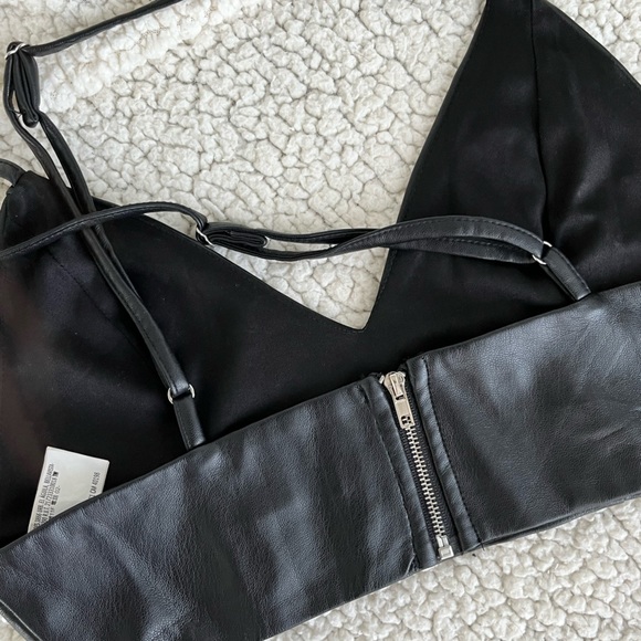 Crop Top with pearls. Size Small. True to size. - Picture 4 of 4